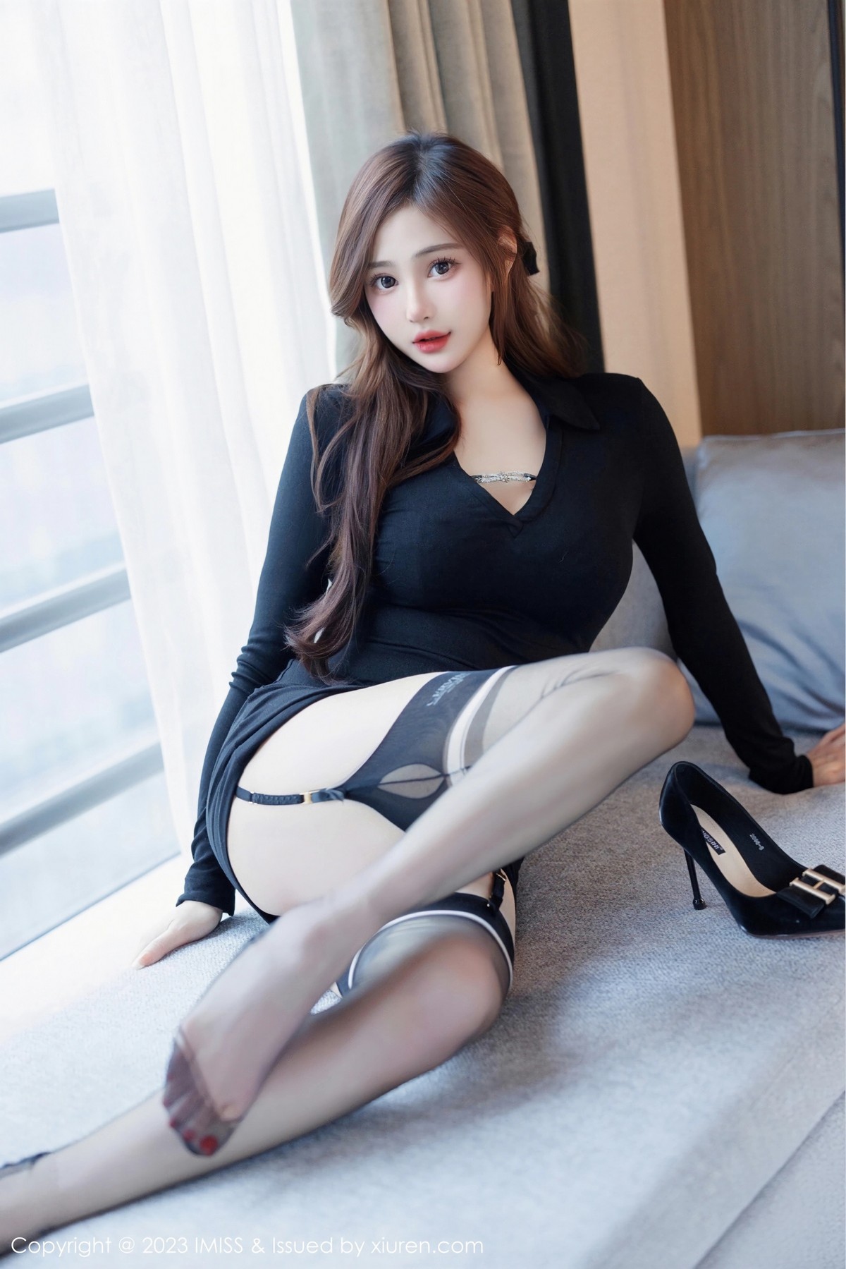 Xgyw.Net_[IMISS爱蜜社]Vol.724_气质女神Lavinia性感黑色连衣短裙露黑色轻透内衣完美诱惑写真57P