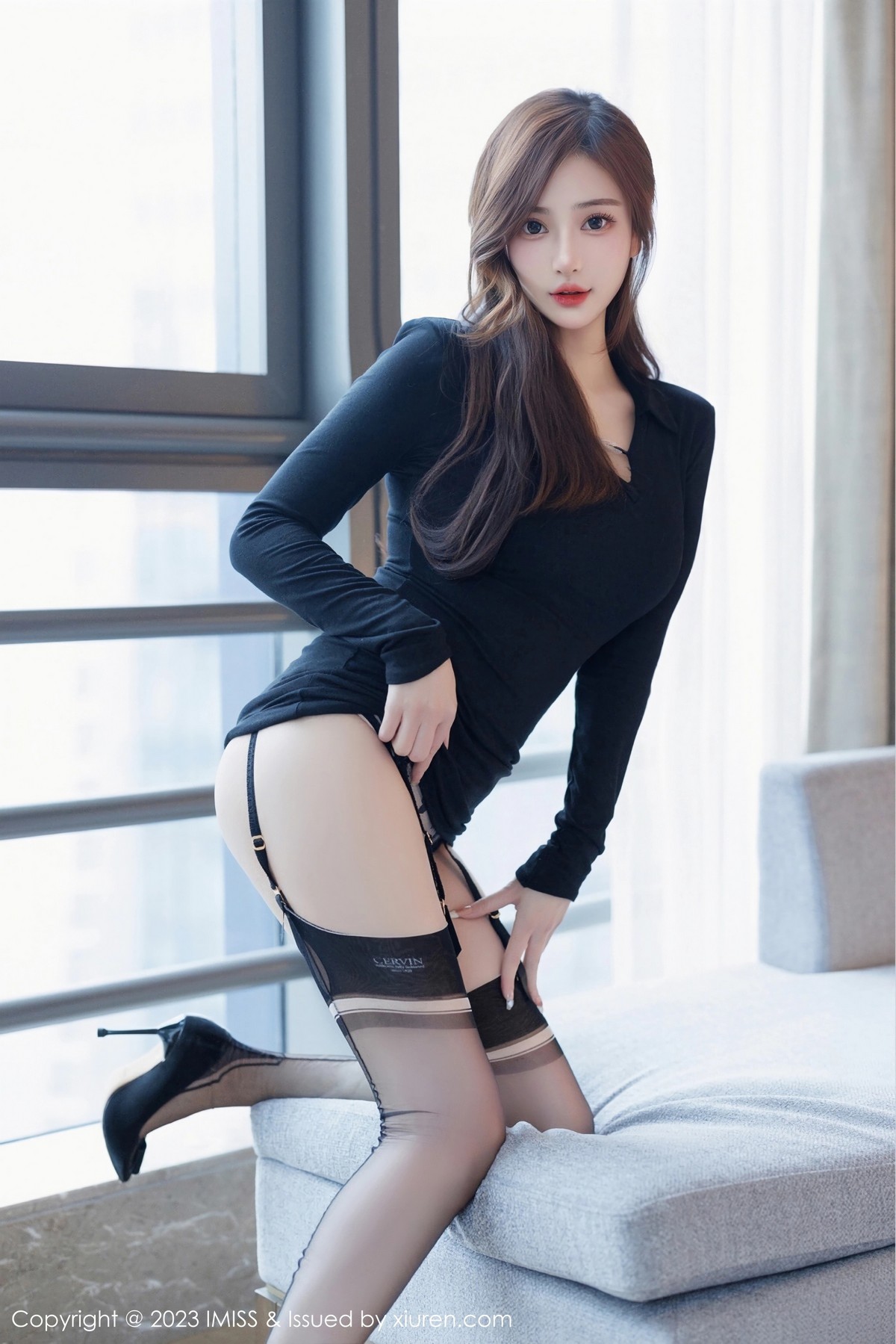 Xgyw.Net_[IMISS爱蜜社]Vol.724_气质女神Lavinia性感黑色连衣短裙露黑色轻透内衣完美诱惑写真57P