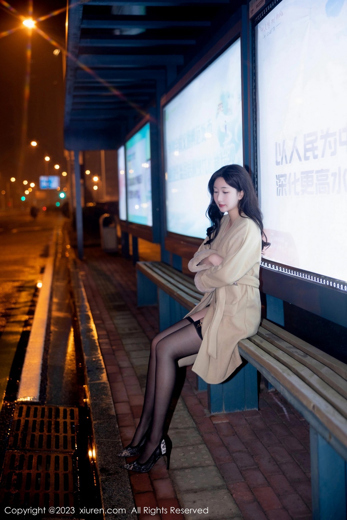 Xgyw.Net_XiuRen第6424期_模特江真真脱外套露性感蕾丝内衣配黑丝吊袜秀完美身材诱惑写真66P