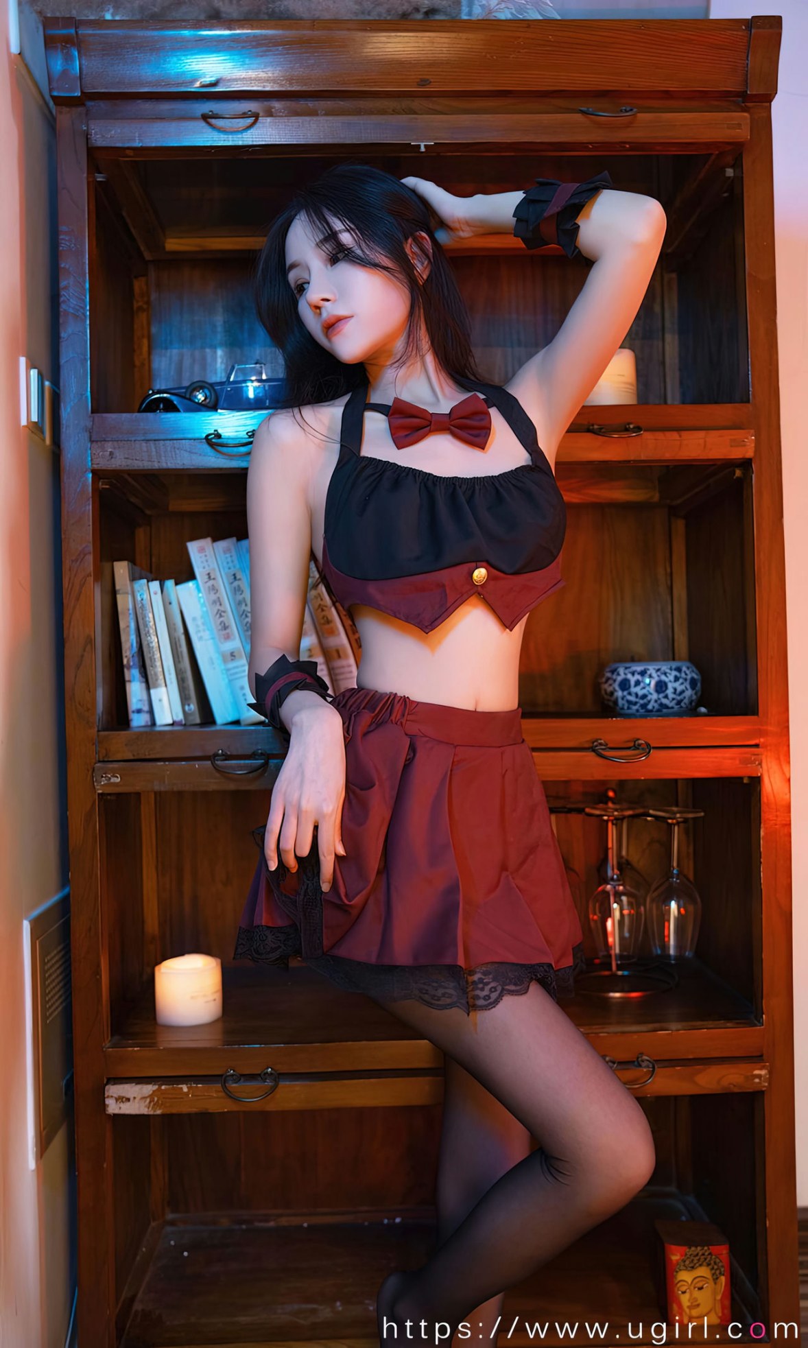 Xgyw.Net_[Ugirls爱尤物]No.2540_模特茯苓性感红色套装短裙配开档黑丝秀翘臀美腿诱惑写真35P