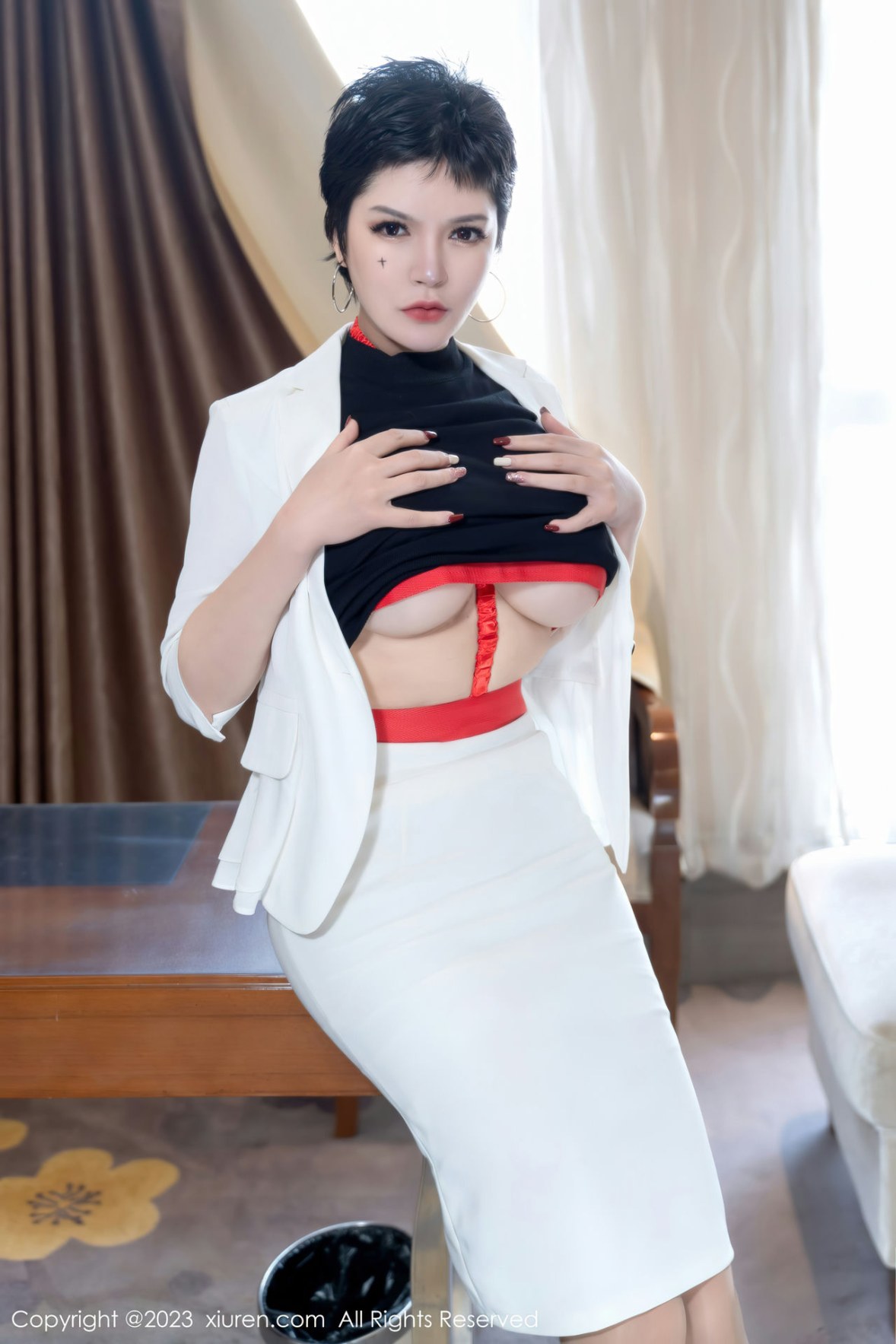 Xgyw.Net_XiuRen第6415期_大美妞伊丽莎有点白脱白色外衣露性感红色情趣内衣惹火诱惑写真63P