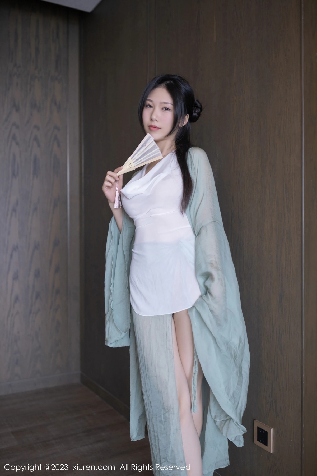Xgyw.Net_XiuRen第6420期_模特利世性感绿色古装服饰配白色薄纱秀曼妙身姿迷人诱惑写真74P