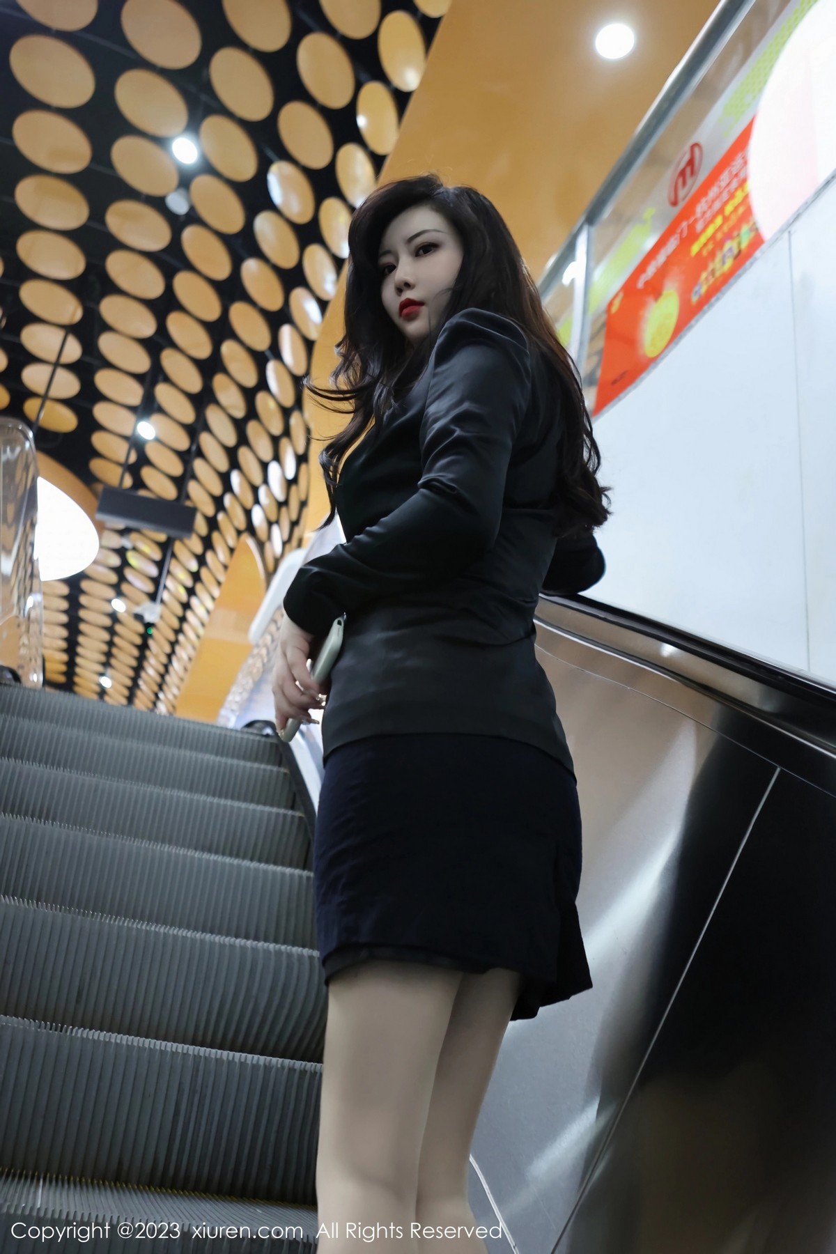 Xgyw.Net_XiuRen第6421期_模特王婉悠Queen性感浅黑色OL服露红色情趣内衣丰满诱惑写真93P