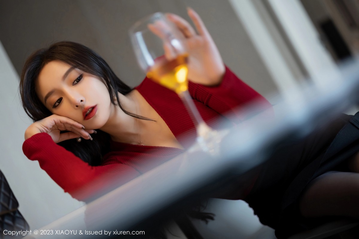 Xgyw.Net_[XiaoYu画语界]Vol.987_女神王馨瑶yanni红色服饰配黑短裙露浅灰蕾丝内衣完美诱惑写真95P