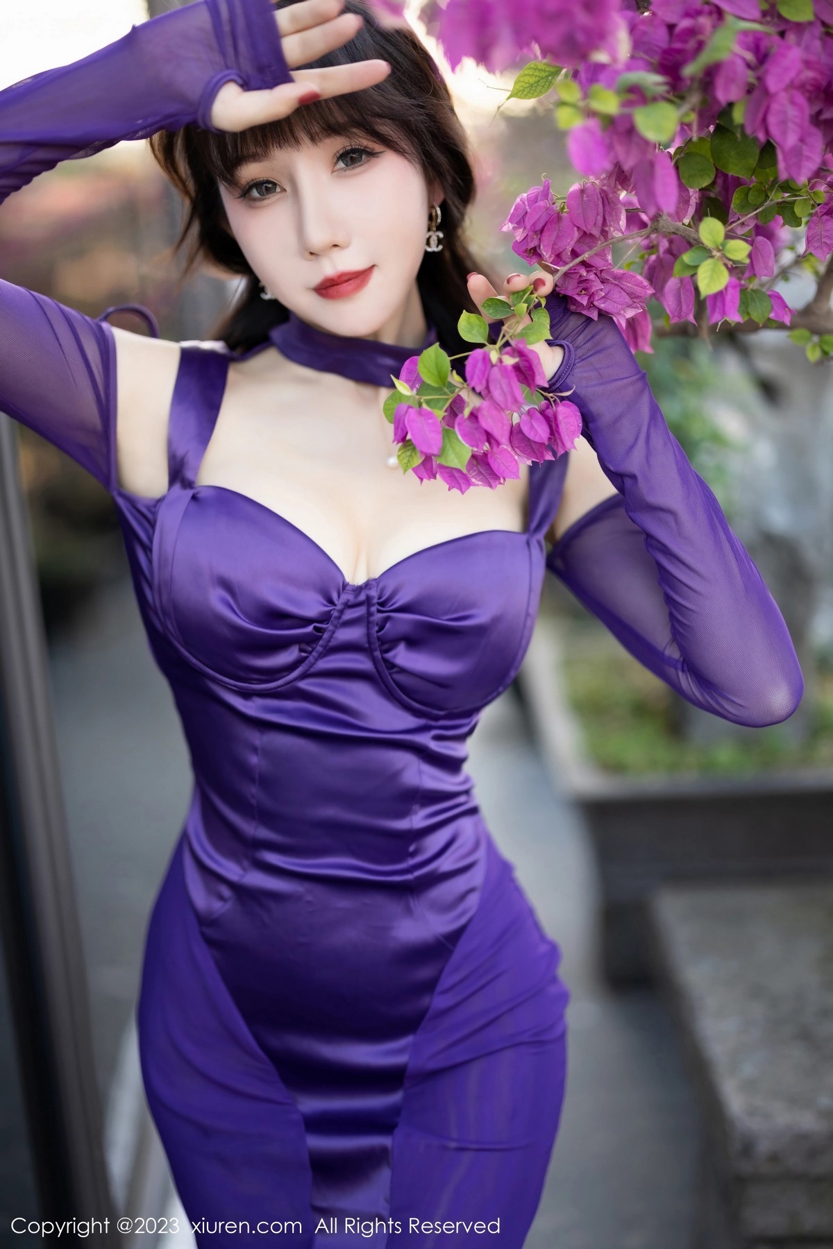 Xgyw.Net_XiuRen第6419期_模特波巧酱脱紫色连衣长裙露淡红轻透内衣秀曼妙身姿诱惑写真81P
