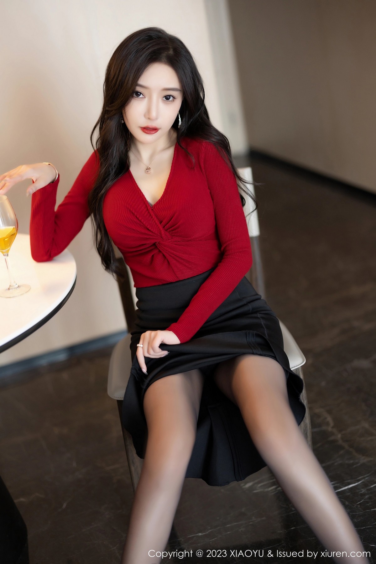 Xgyw.Net_[XiaoYu画语界]Vol.987_女神王馨瑶yanni红色服饰配黑短裙露浅灰蕾丝内衣完美诱惑写真95P
