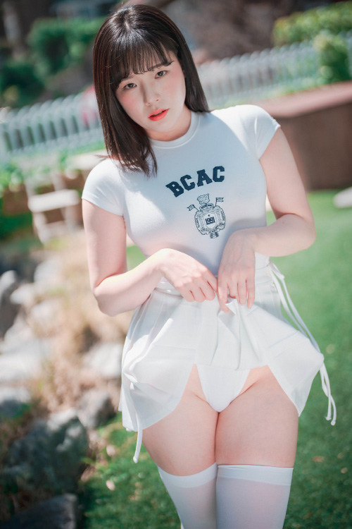 Karen Kaede 楓カレン, [Graphis] Gals Tropical Tour! Vol.03