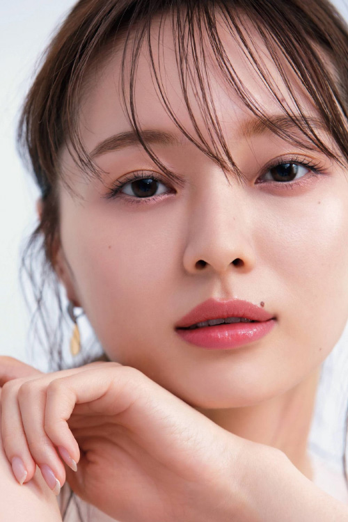 Minami Umezawa 梅澤美波, Yuki Yoda 与田祐希, Maquia Magazine 2021.09