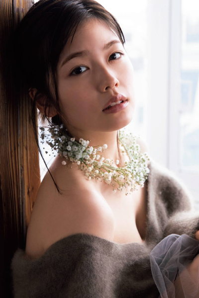 [可愛的小胖丁啊] 半裸毛衣 Semi Naked Sweater
