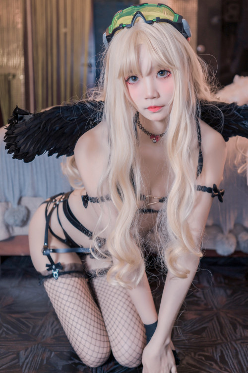Cosplay 清纯少女五更百鬼 圣女 吊带黑色丝袜