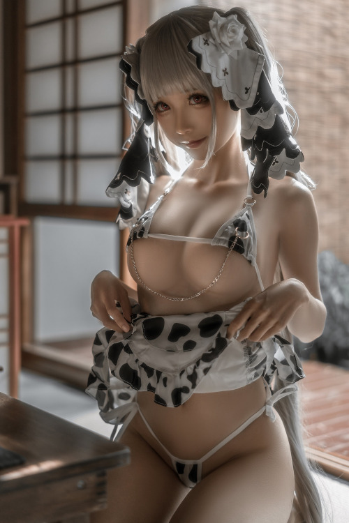 蠢沫沫 Cosplay 可畏婚纱绅士版