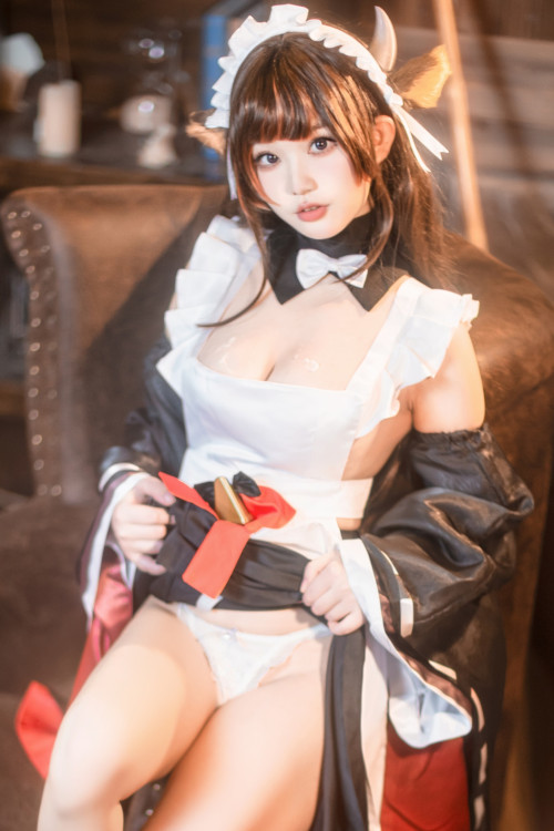 Cosplay 七七娜娜子 牛牛女佣