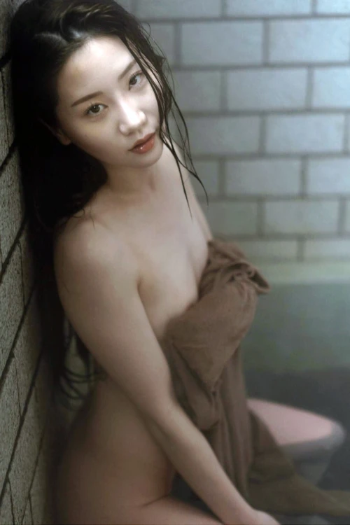 謎の青春美女17 ファースト写真集 『ひとひらの舞』 Set.03